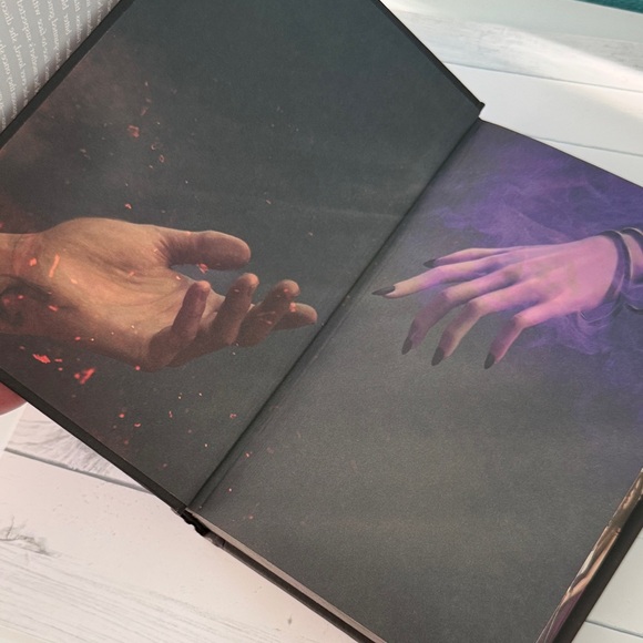 Blackthorn by JT Geissingee- Black Hardcover Book - Picture 4 of 5